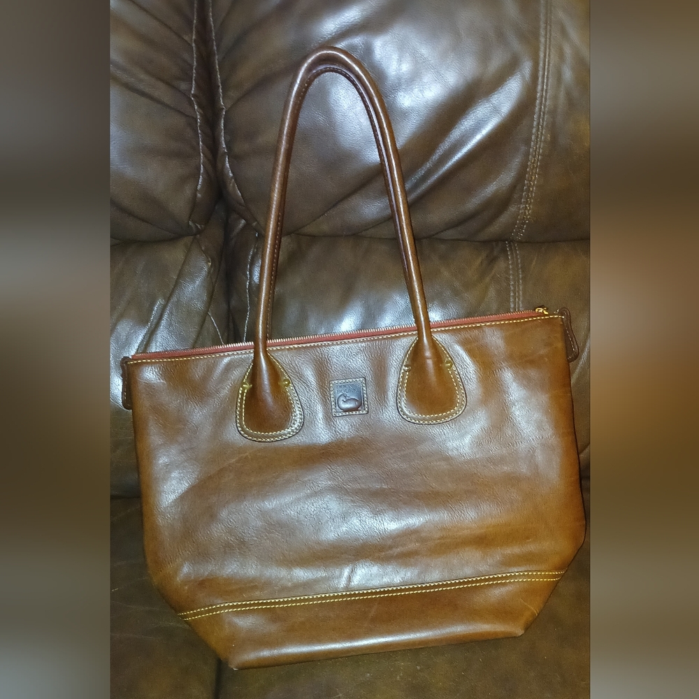 Dooney & Bourke Leather Tote with Structured Design and Glossy Finish